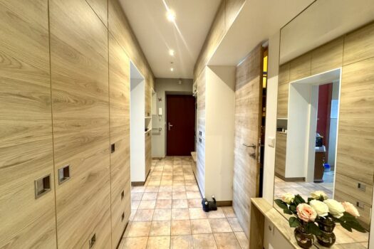 ZENTRAL WOHNEN (WETZELSDORF): Geräumige 2-Zimmer-Wohnung mit Extraküche und großem Allgemeingarten - Tiefgarage vorhanden! 5jJk6pz1NN1md5tnYHg4Pi