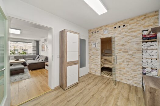 TOP-Preis: Elegante, hochwertig sanierte ca. 93m² Loggia-Wohnung mit Sauna & Homeoffice – beste U1-Anbindung! 5ldjeJEaJ788LTVXTK7olS