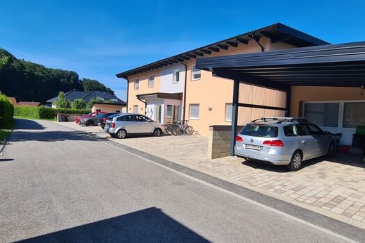 K3 präsentiert 3-Zimmerwohnung mit großer Sonnenterrasse und zwei Parkplätzen in absoluter Ruhelage 6iW9G8iAGapra8fzkSD6Ag