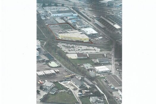 7CXNYq1C3LUphLc9iMR8am