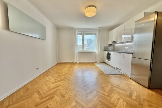 7DMjFK77pGB6GDCeU2Fgfy