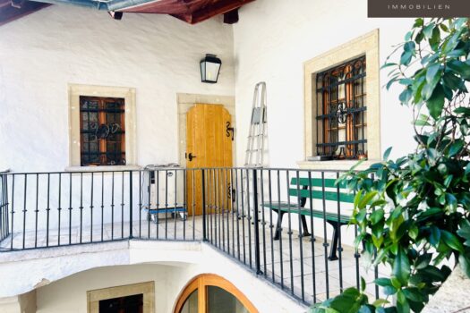 HISTORISCHES JUWEL IM HERZEN PERCHTOLDSDORF | VIERKANTHOF | HERRENHAUS DECUS - Immobilien