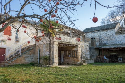 Haus Kršanci, Žminj, 313,15m2 1764775144 whatsapp slika 2025 12 03 u 12