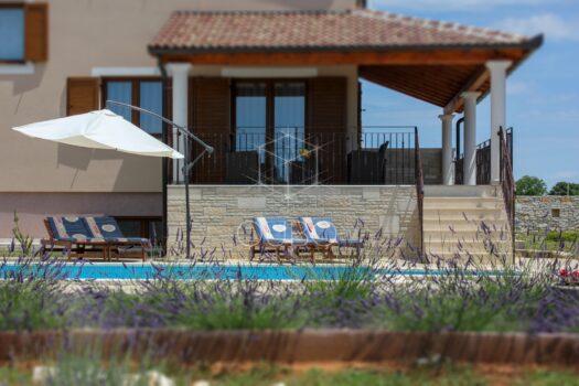 1764844863 img 4244bl