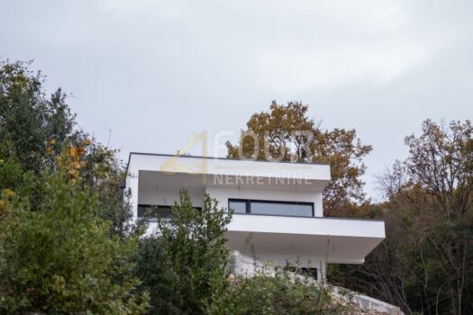 1764849936 prodaja icici video s bazenom 38