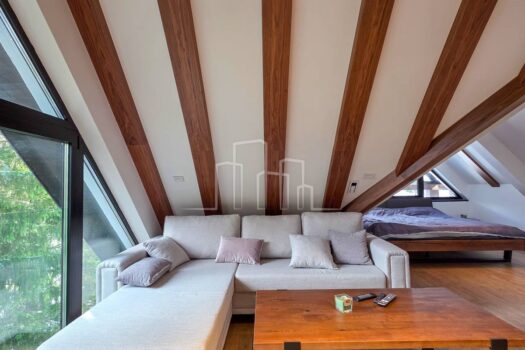 1764853557 20251203 111201