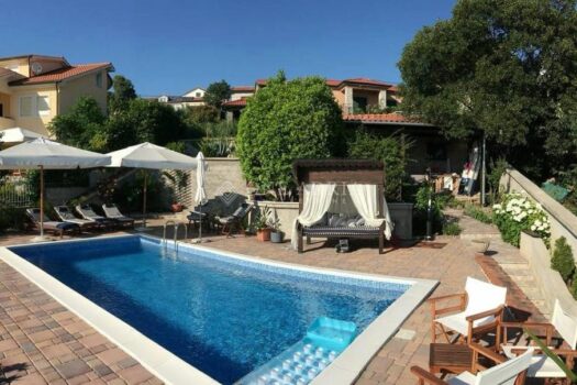 1764925072 db99a0b5 6a8a 4937 a348 8983faede104