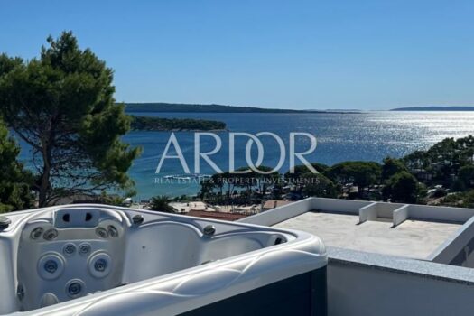 1764939274 kuca banjol 395