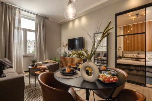 1765285085 4ad323ee f8ce 4b55 94ec 3d95f8042673