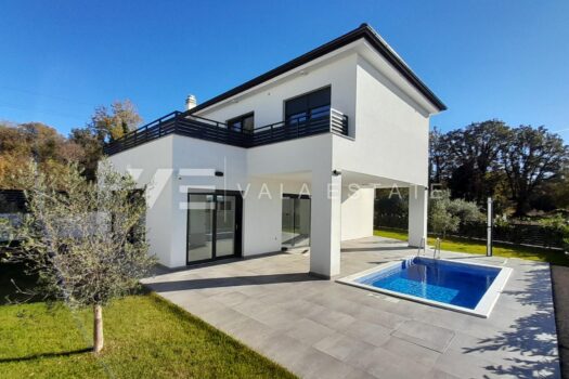 1765308386 20251111 133011