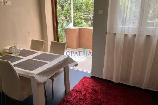 1765554453 1745600104641