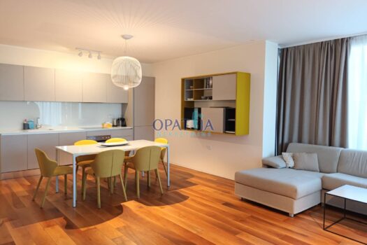 1765638005 1765637217895