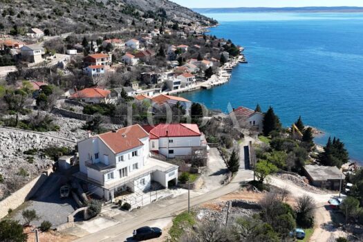 1765704652 359068714 599206 0