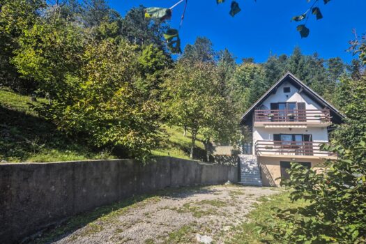 1765817823 kuca lic gorski kotar 1
