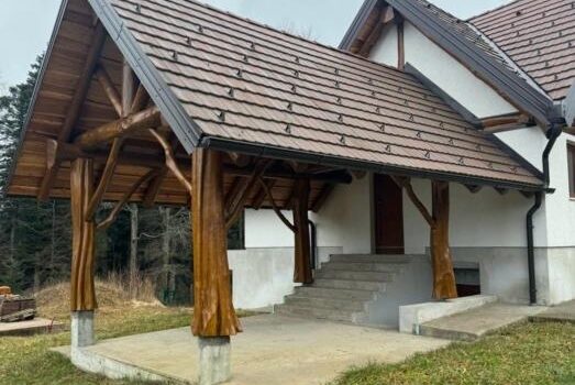 1765820310 kuca fuzine 1