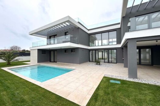 1765887151 thumbnail 2