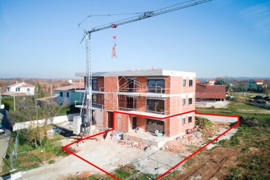 1765900347 dji 0925mklio