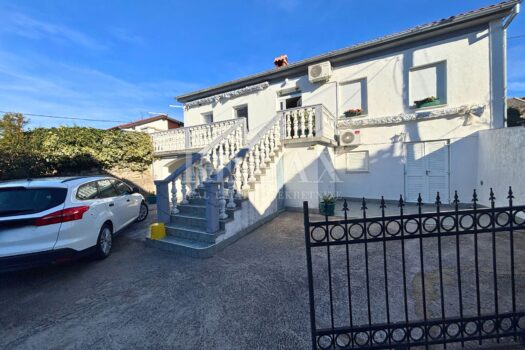 1765976305 jadranovo kuca s 3 apartmana