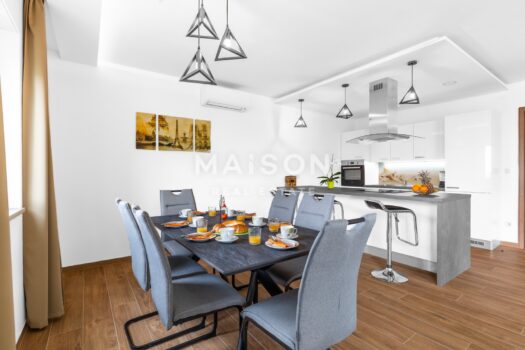 1766399126 597660587 1930498791235859 2665324700407881456 n