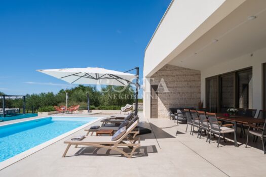 1766864346 costa nekretnine luksuzna vila 23