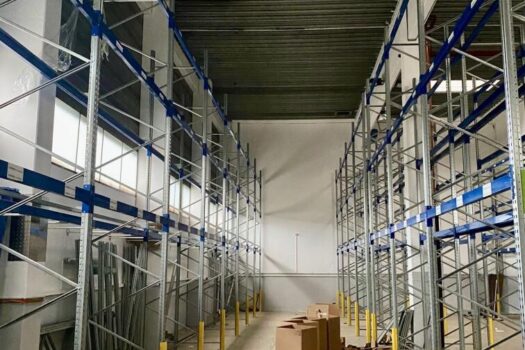 LAGERHALLE- Raumhöhe 8,5m, - Ideal für Hochregal ! Abfahrt Inzersdorf- (Süd Ost Tangente) 368 m². Halle