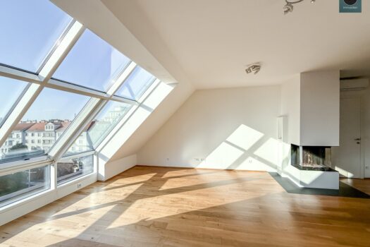 Provisionsfrei: Klimatisierte Dachgeschoss Maisonette mit 2 Terrassen und Kamin nahe Uno City! 1OTQ9VvZV4YkJRKpJX0wMw