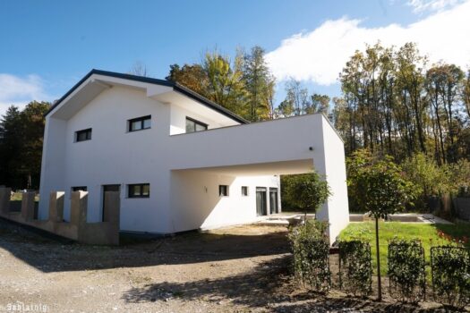 1XKI4Ew900D3WRjeZkV4b0