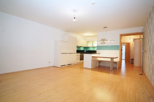 1ZFZSP7UYemLHgFClj2vVR