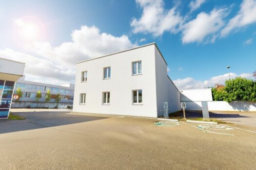 Eigenständiges Bürohaus (ca. 157 m²) nahe Hbf Klagenfurt – teilbar, 2 Parkplätze, ideal für Kanzlei, Büro, Praxis & Bürogemeinschaft Ansicht außen