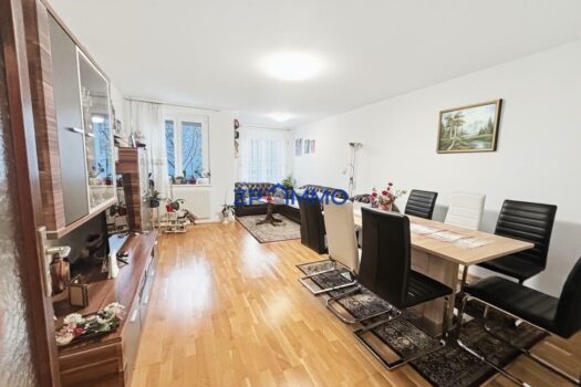 Idealer Grundriss, gepflegtes Haus, tolle Ausstattung - familienfreundlich ! Bild 1