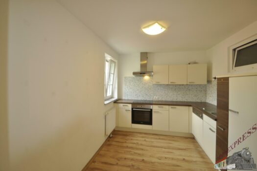 Gepflegte schöne 3 Zimmer-Wohnung in Pressbaum – Pfalzau mit Pergola Bild1