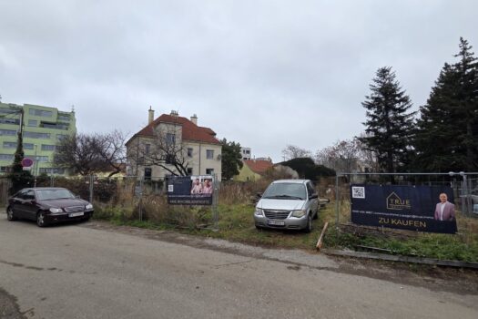 Großzügiges Grundstück in 1210 Wien Frontansicht