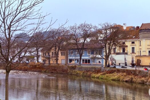 3StJmf71KjVpsEHOrrIg4K