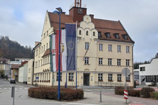 3XphuFECYK8xq4hUznPgpI