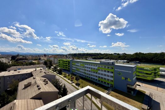 Weihnachtshit für Renovierer! Zentrale Wohnung mit Fernblick und Balkon 3cpDcDpej5gu8x2ylKyjcC