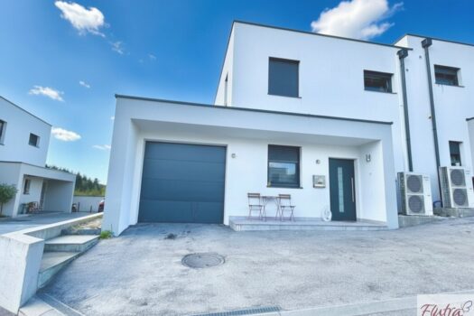 3une6FfhJl5fjhNahKyyPJ