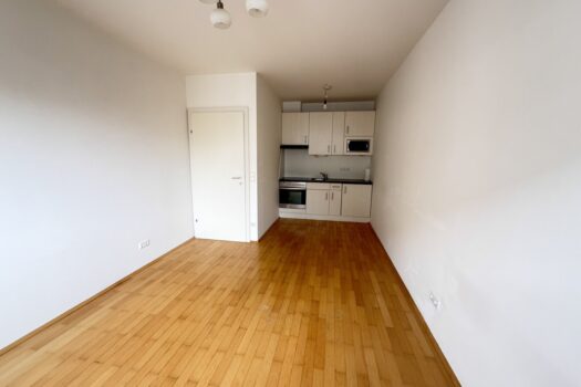 4kx1NuVYEFcTaPuudyY20E