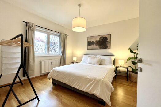 5VKI37AjvuRwL490rN1jAM 1