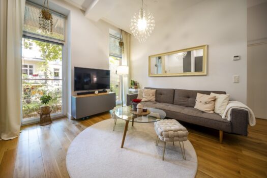 ***2-Zimmer-Altbauwohnung in ruhiger Innenhoflage*** 5jhunh7ElfCv5J9UvWX1ZK 1