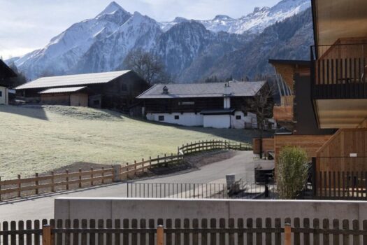 6HyQLQIG4uqEQnW9zpkEs8