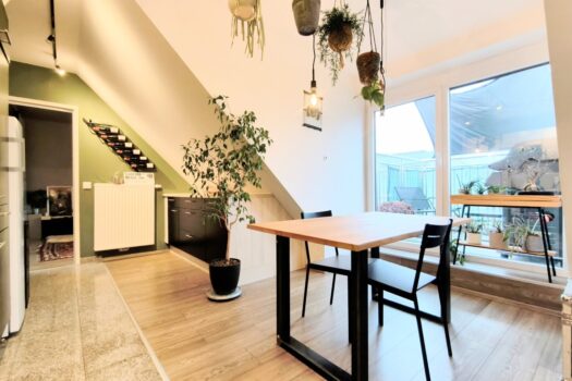 3-Zimmer-Dachgeschosswohnung mit 2 Balkonen, Wintergarten-Loggia & Weitblick - U2 Hardeggasse fußläufig - Klimaanlage & Küche 6Mi2MRHpBGTA0M5dRAhHeZ