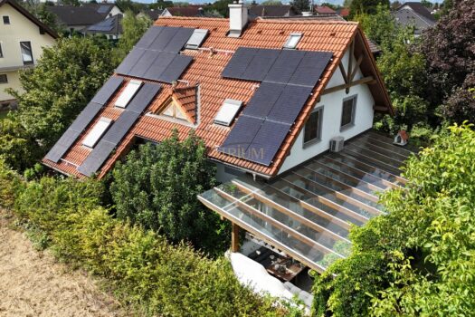 Charmantes Einfamilienhaus mit Wintergarten, Pool und Photovoltaik 74ta5ECXkuSHAEEHmYv6Tb