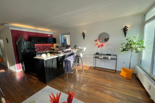 Wo das Leben leicht fällt – Ihr neues Wohngefühl nähe Alt-Liefering Wohnzimmer mit integrierter Küche