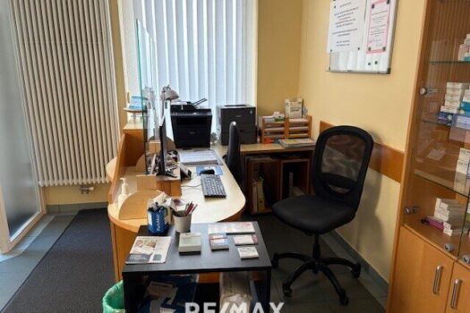 PlR4DnDJGRk7xw6VJt7g7