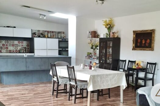 aA0BVm20GUyhYZ77dFB9C