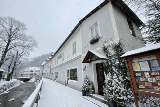 egI55Bm9on38twxIjKwCV