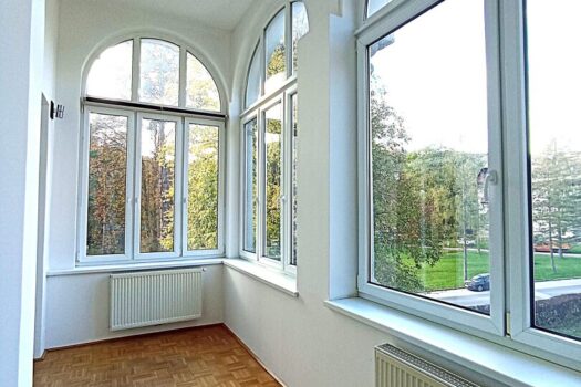 Traumwohnung in Neuhaus: Geräumig, gepflegt & mit Balkon Wintergarten
