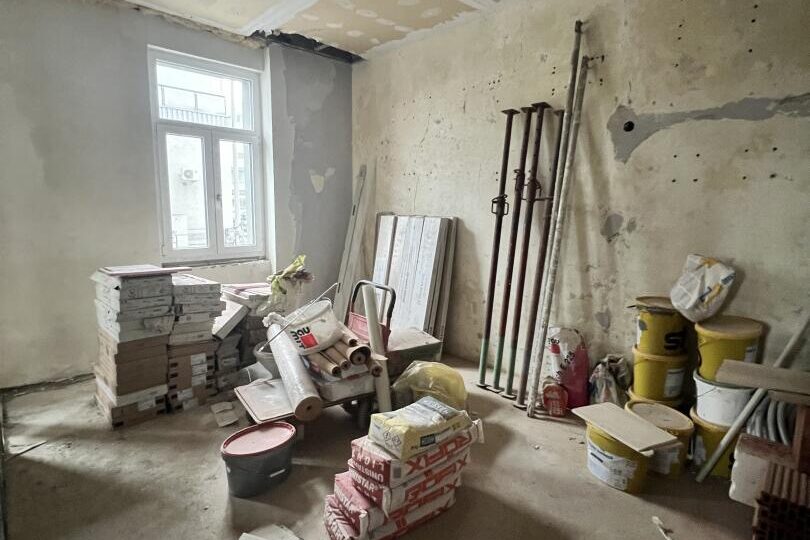 3664057F-A809-4B73-85C1-F1EFB49EE543