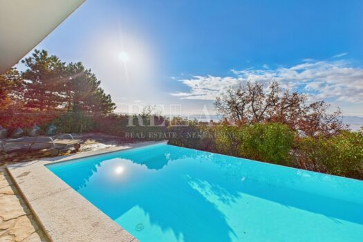 1767862861 kostrena vila s bazenom i pogledom na more 19