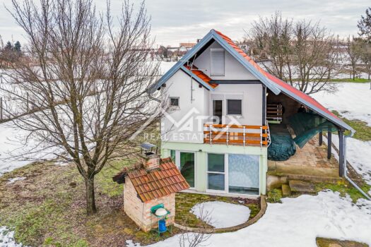 1768813044 erdut okolica kuca za odmor s prostranom okucnicom i pomocnim objektom 1